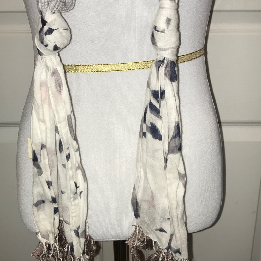 Scarf - Picture 3 of 4